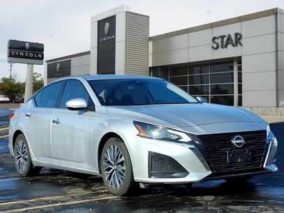 Used 2023 Nissan Altima 2.5 SV