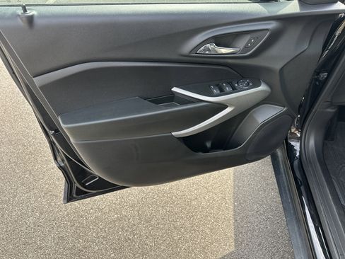 Certified 2024 Chevrolet Trax RS w/ Driver Confidence Package image 11