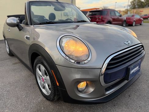 Used 2017 MINI Cooper Convertible image 3