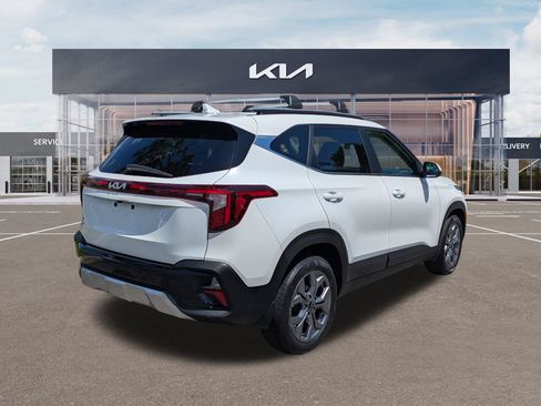 Certified 2024 Kia Seltos S FWD image 4