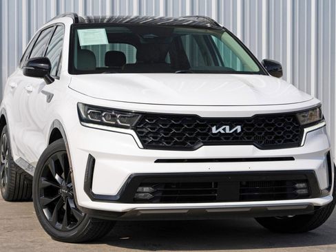 Used 2022 Kia Sorento SX image 2