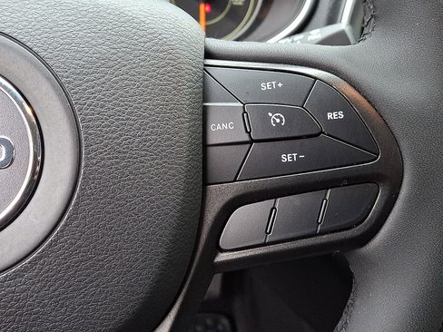 Certified 2022 Jeep Cherokee Trailhawk AWD/4WD image 22