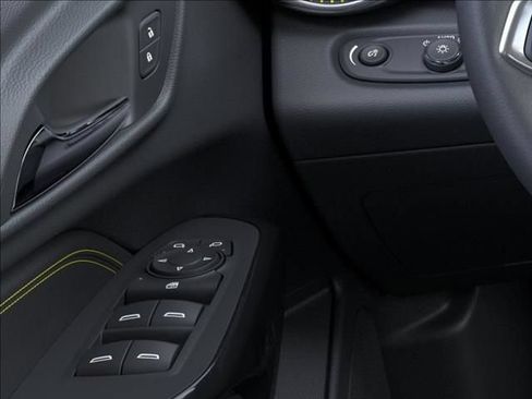 New 2026 Chevrolet Trax LT w/ Driver Confidence Package FWD image 25
