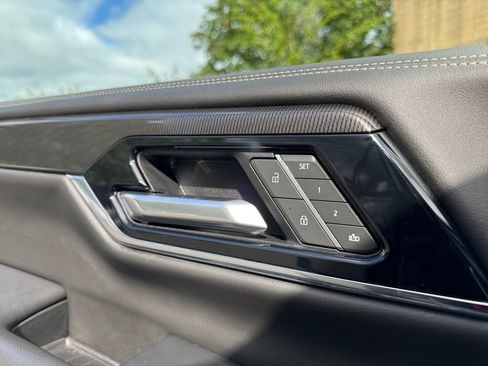 Used 2025 GMC Yukon Elevation w/ LPO, Floor Liner Package AWD/4WD image 24
