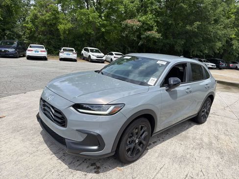 Used 2025 Honda HR-V Sport image 3