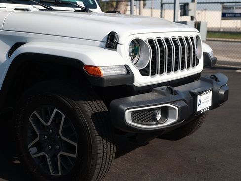 New 2026 Jeep Wrangler Unlimited Sahara AWD/4WD image 7