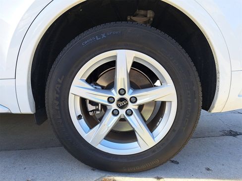 Used 2023 Audi Q5 2.0T Premium w/ Convenience Package image 7