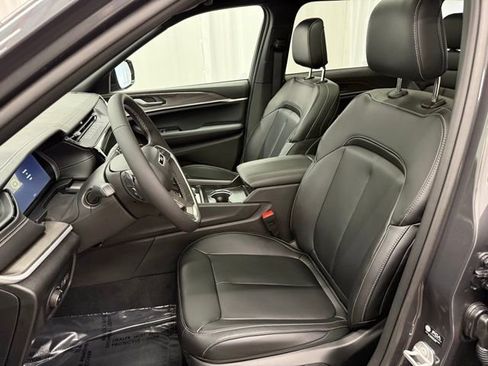 New 2026 Jeep Grand Cherokee Limited w/ Trailer Tow Package image 5