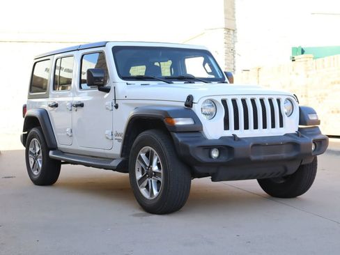 Used 2018 Jeep Wrangler Unlimited Sport AWD/4WD image 2