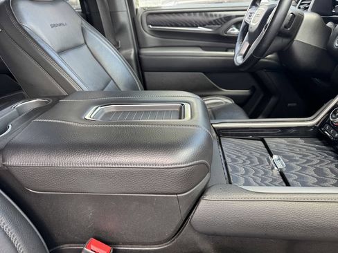 Used 2024 GMC Yukon Denali RWD image 7