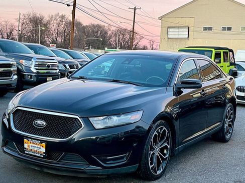 Used 2013 Ford Taurus SHO image 3