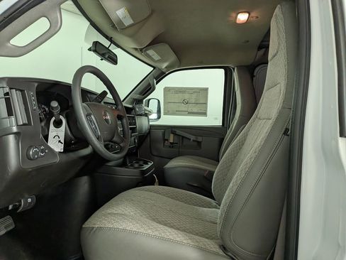 New 2026 GMC Savana 2500 RWD image 21