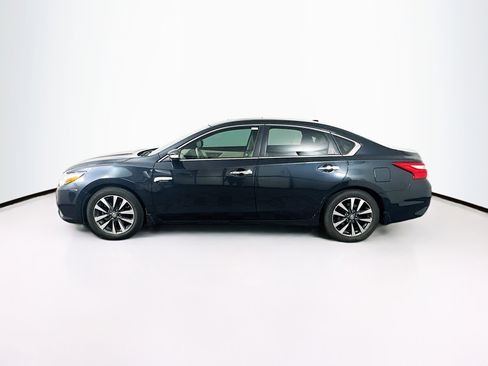 Used 2016 Nissan Altima 2.5 SL w/ Moonroof Package image 4