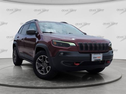 Used 2020 Jeep Cherokee Trailhawk w/ Cold Weather Group AWD/4WD image 2