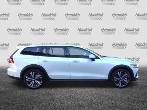 Certified 2025 Volvo V60 B5 Cross Country Plus image 11