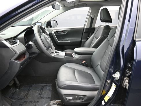 Used 2023 Toyota RAV4 Limited AWD/4WD image 13