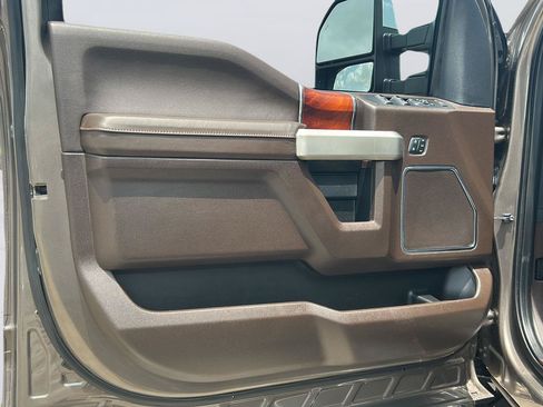 Certified 2022 Ford F250 King Ranch w/ King Ranch Ultimate Package AWD/4WD image 8