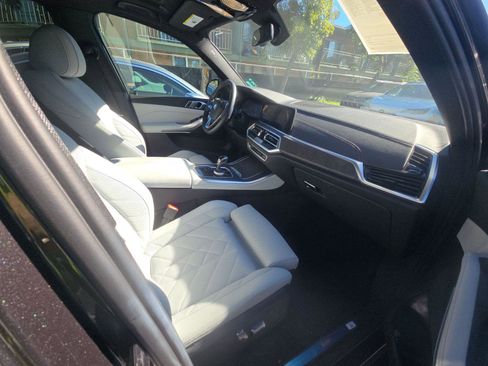 Used 2023 BMW X5 xDrive40i image 11