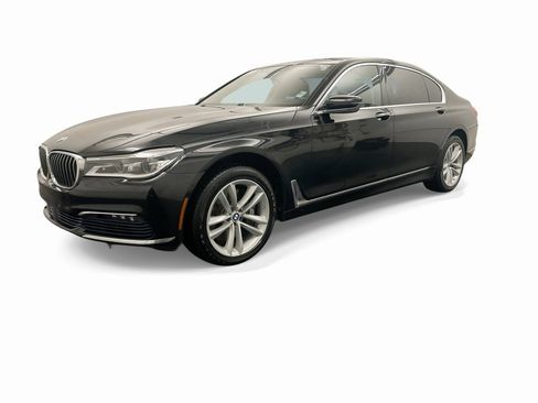 Used 2016 BMW 750i xDrive image 30