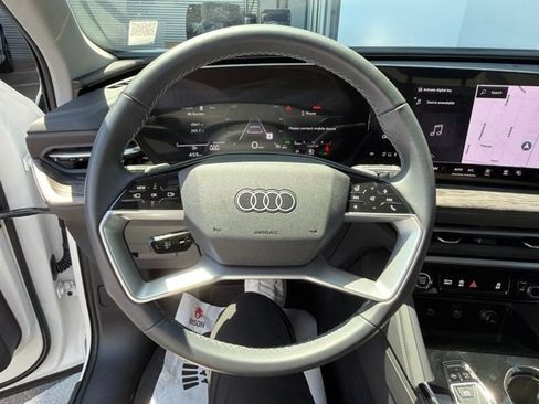 Used 2025 Audi Q5 Premium w/ Convenience Package AWD/4WD image 5