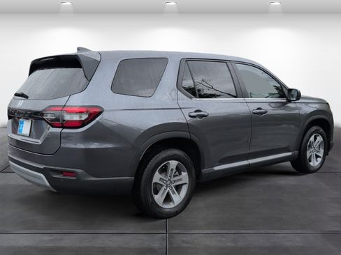Certified 2025 Honda Pilot EX-L image 5
