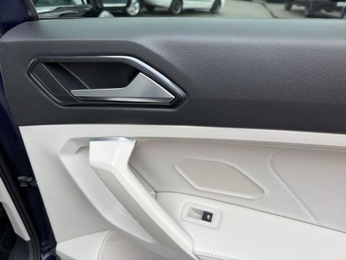 Used 2023 Volkswagen Tiguan SE w/ Panoramic Sunroof Package image 30