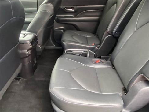 Certified 2025 Toyota Grand Highlander XLE image 19
