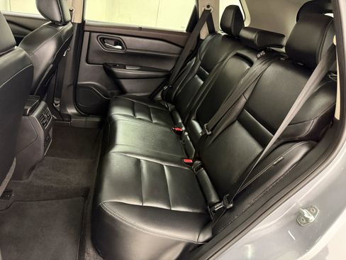 Used 2023 Nissan Rogue SL w/ SL Premium Package image 35