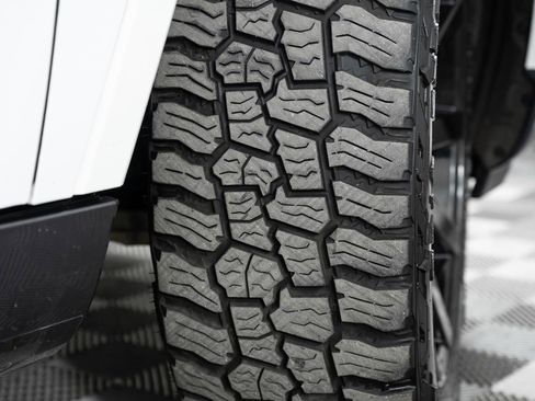 Used 2022 Jeep Grand Wagoneer Series III w/ Rear Seat Video Group 1 image 41