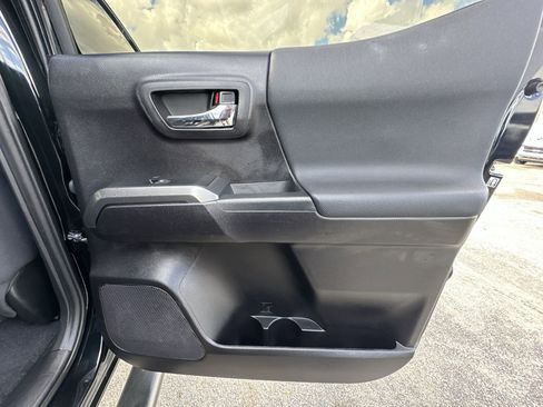 Used 2020 Toyota Tacoma SR5 image 30