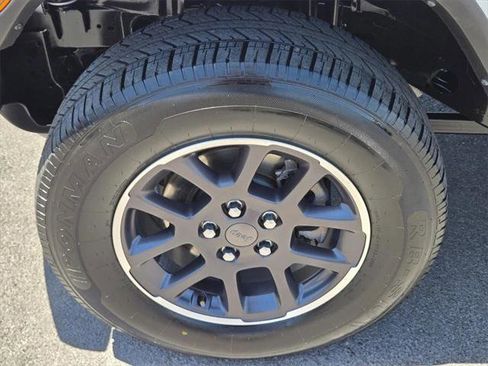 Certified 2023 Jeep Gladiator Overland image 10