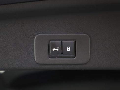 Used 2025 Nissan Murano SV AWD/4WD image 17