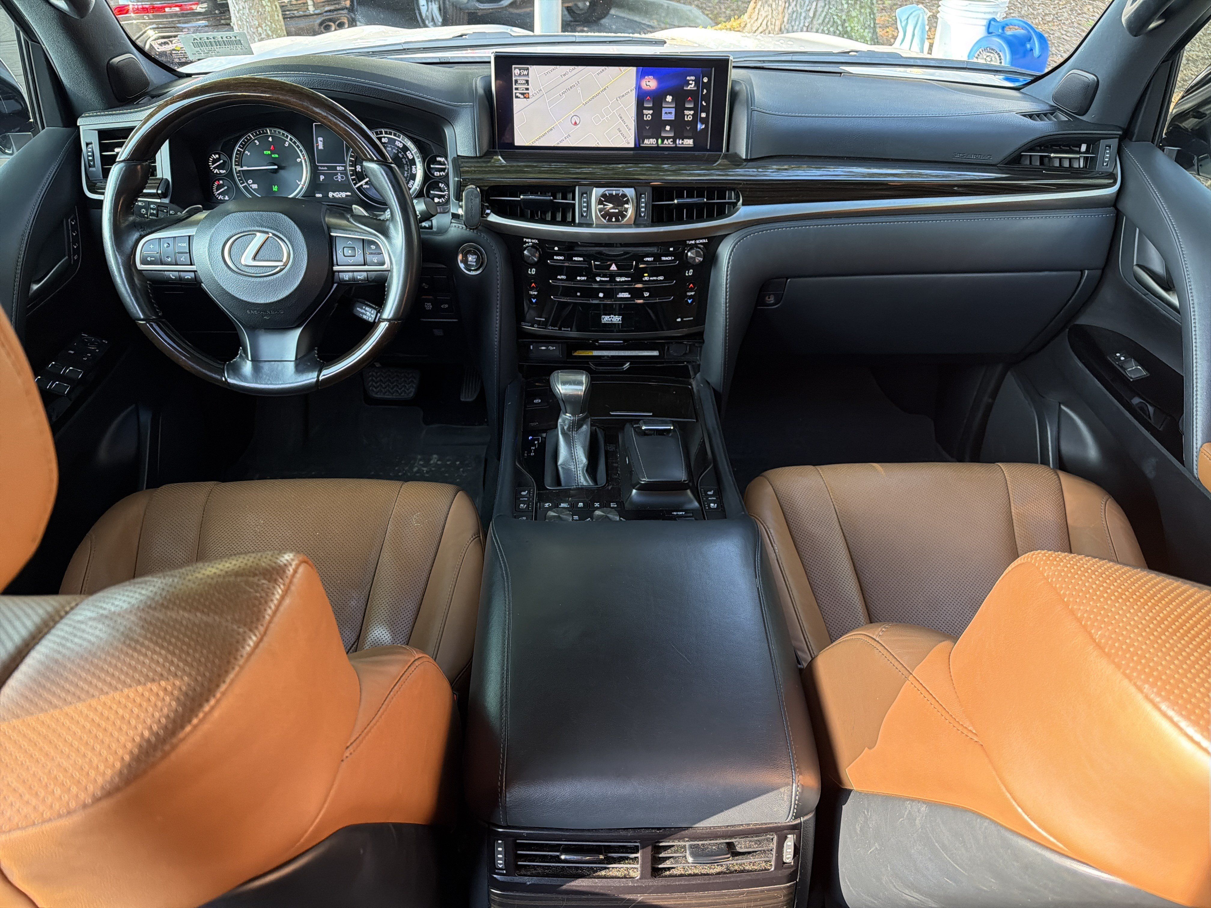 Used 2021 Lexus LX 570 4WD w/ Sport Package image 33