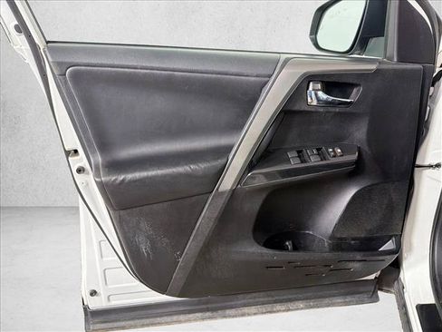 Used 2016 Toyota RAV4 SE AWD/4WD image 11