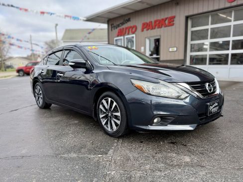 Used 2016 Nissan Altima 2.5 SL w/ 2.5 Technology w/LED Package image 2