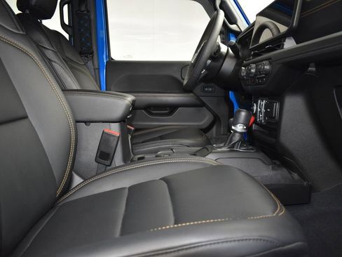 Used 2024 Jeep Wrangler Sahara w/ Technology Group image 27