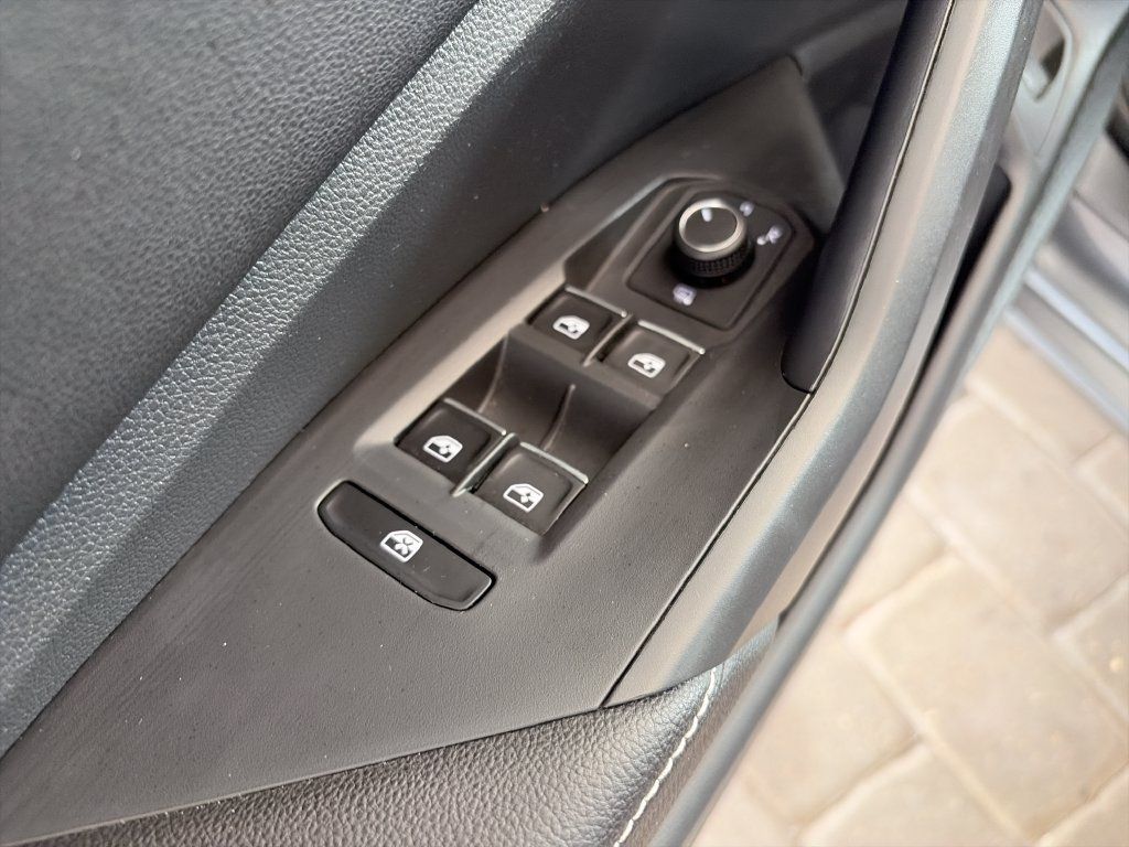 Certified 2024 Volkswagen Jetta SE FWD image 11