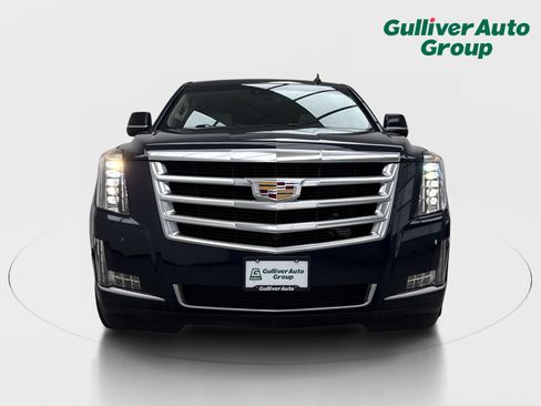 Used 2019 Cadillac Escalade Luxury AWD/4WD image 14