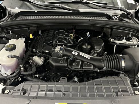 Used 2024 Jeep Grand Cherokee Limited image 40