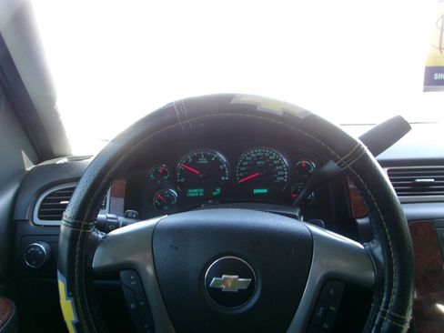 Used 2011 Chevrolet Avalanche LT image 15