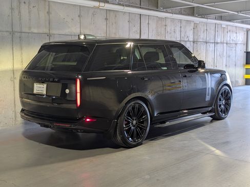Used 2024 Land Rover Range Rover SV image 11