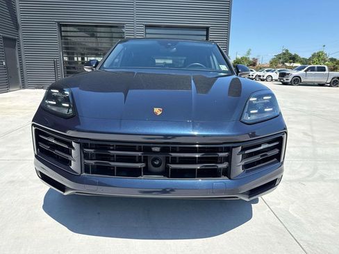 Certified 2024 Porsche Cayenne Coupe AWD/4WD image 6