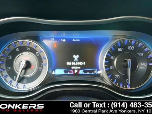 Used 2021 Chrysler 300 Touring L image 39