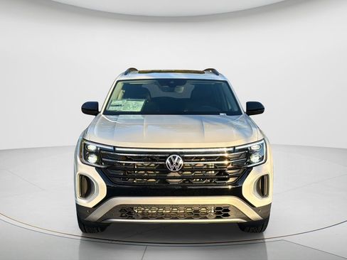 New 2026 Volkswagen Atlas Peak Edition image 8