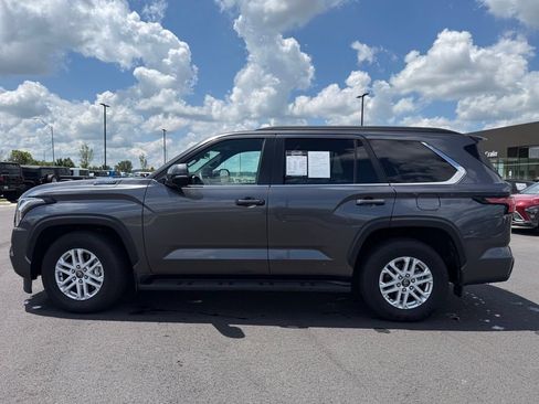 Used 2025 Toyota Sequoia SR5 AWD/4WD image 8