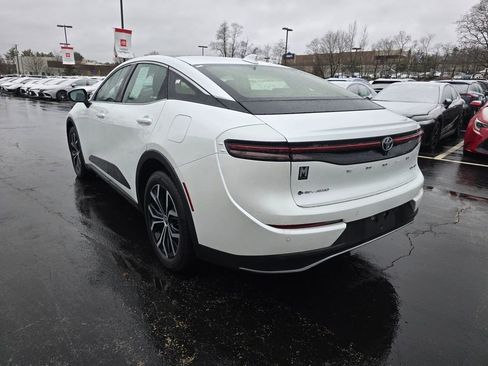 Used 2024 Toyota Crown Limited image 6