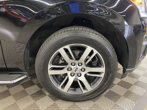 Used 2022 Ford Expedition Limited image 10