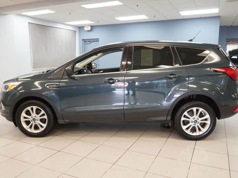 Used 2019 Ford Escape SE AWD/4WD image 2