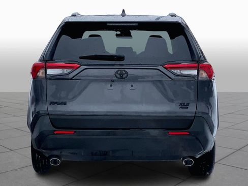 Used 2022 Toyota RAV4 XLE image 5