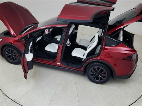 Used 2024 Tesla Model X Plaid image 91